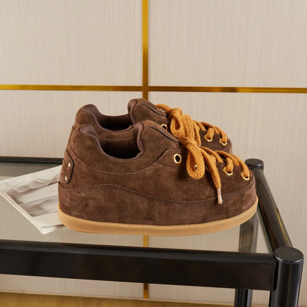 💰💰💰 660 hot style 🆕🆕🆕𝙇𝙑🔥New models are on the shelves🔥 Louis Vuitton 25ss, LV co-branded nigo YETI Fat Ding is ugly and cute, many Internet celebrities have put it on the show, a classic and versatile item. Fabric: imported high mercerized cowhide suede. Lining: High-grade elastic mesh, original molded outsole. Size: women's clothing, 35-41 (customized for women's 40 and 41), men's clothing 39-46 (customized for 45-46)